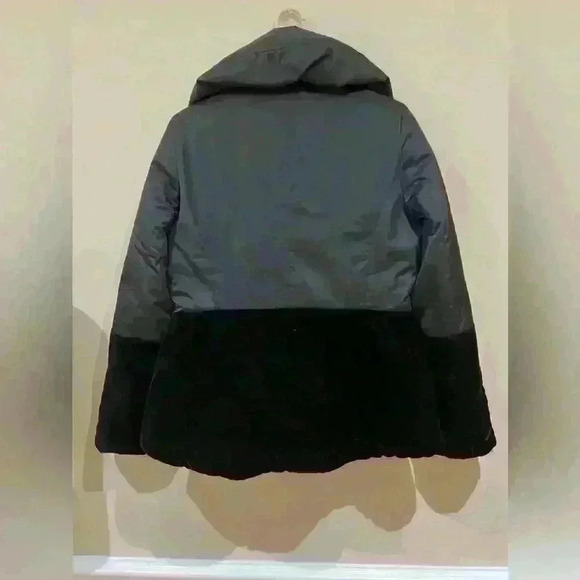 Velvet Classy Puffer Jacket - Picture 7 of 10